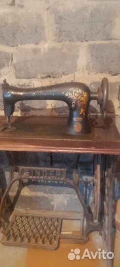 Швейная машина Singer