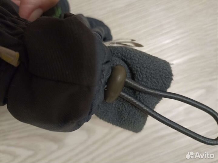 Горнолыжные перчатки