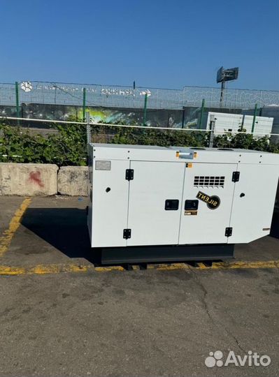 Дизельный генератор 22 кВт Amp