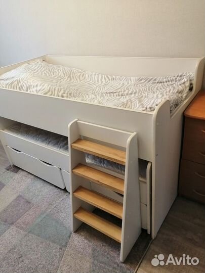 Двухярусная кровать бу с матрасами
