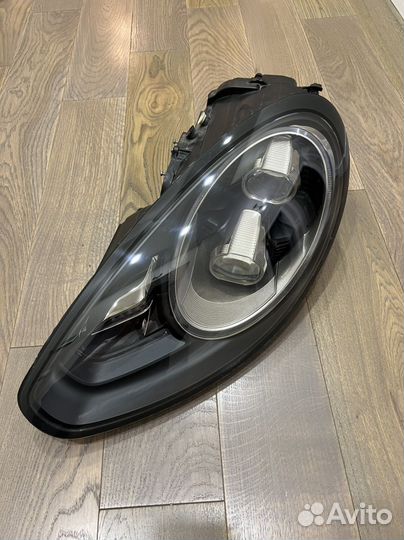 Фара Porsche Panamera левая