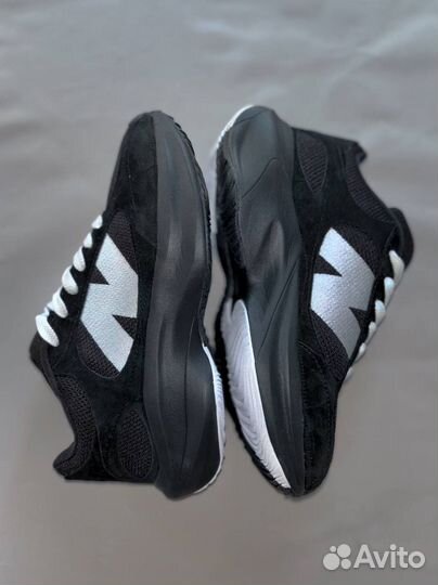 New Balance wrpd Runner Black & White