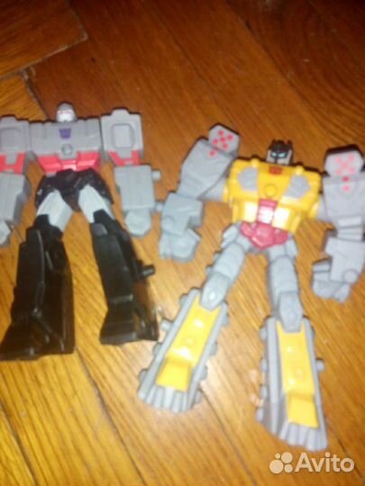 Машинки, роботы, игрушки из Макдональдс