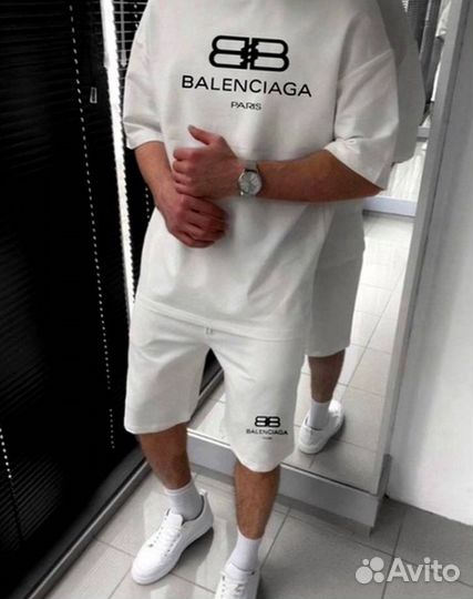 Летний костюм для мужчины balenciaga