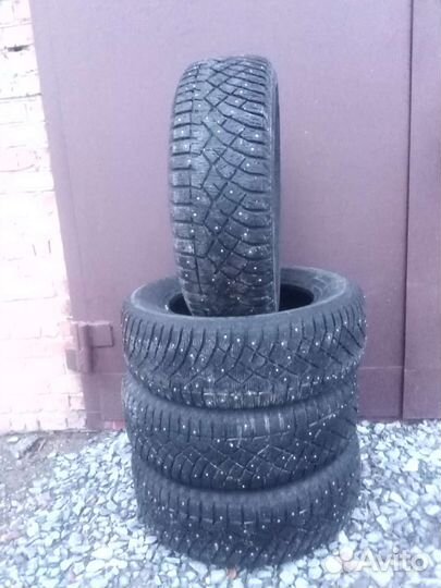 Nitto Therma Spike 225/65 R17