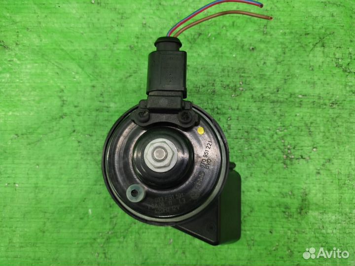 Сигнал звуковой правый низкий тон Audi Q5/A4/A5