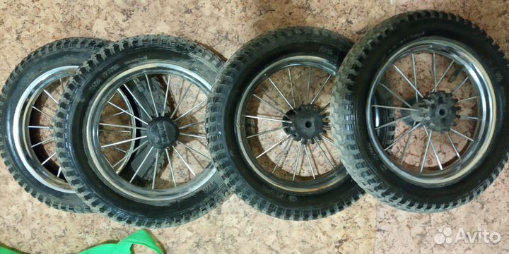 Разные колёса на коляски читайте описание