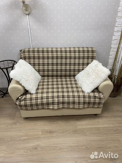 Кожаный диван