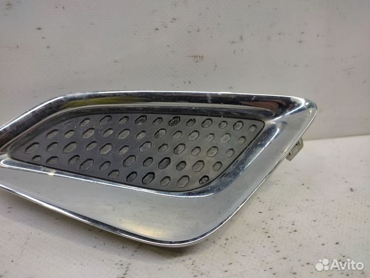 Накладка бампера передняя левая Mitsubishi