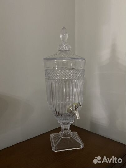 Графин диспенсер с крантиком