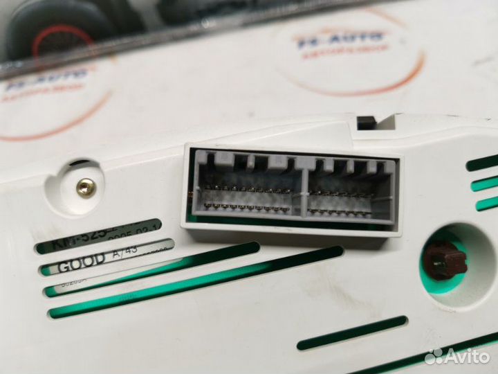 Панель приборов Kia Sportage 2 2.0 G4GC 2005