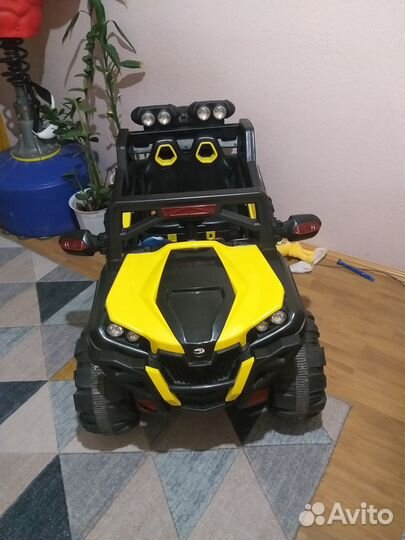 Детский электромобиль джип