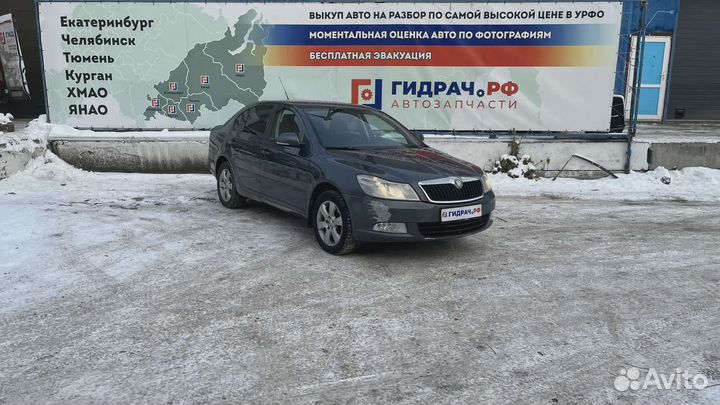 Ручка внутренняя потолочная Skoda Octavia (A5) 6Y0