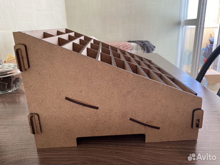 Подставка для телефонов в класс