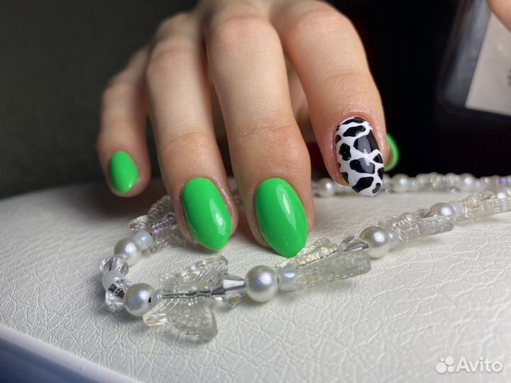 Маникюр педикюр