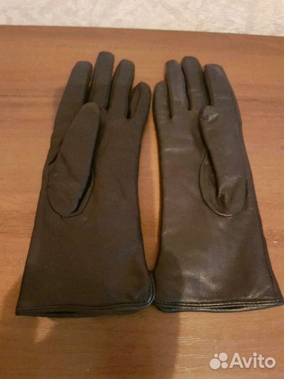 Женские перчатки