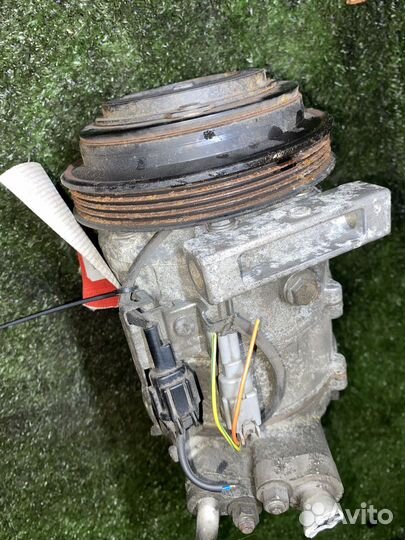 Компрессор кондиционера VQ35DE Nissan Fuga PY50 92