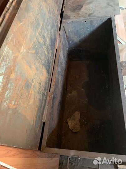 Ящик металлический под хозяйственные нужды