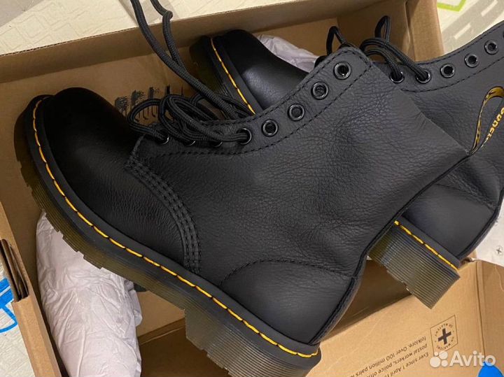 Ботинки Dr. Martens модель Pascal