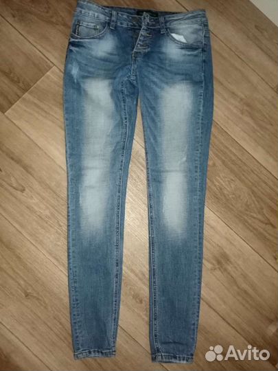 Джинсы женские