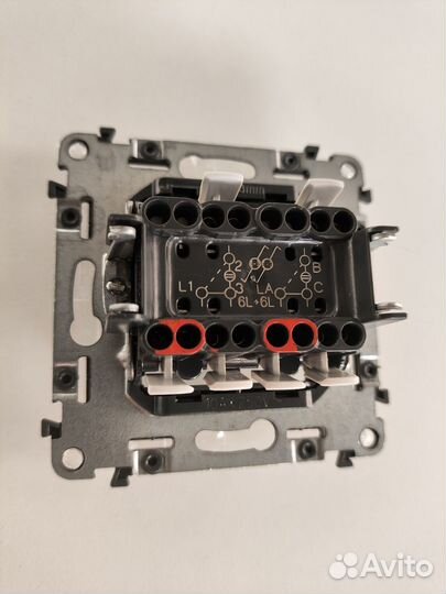 Legrand Valena live 7 520 28