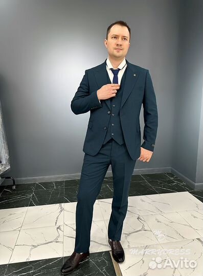 Мужской костюм тройка