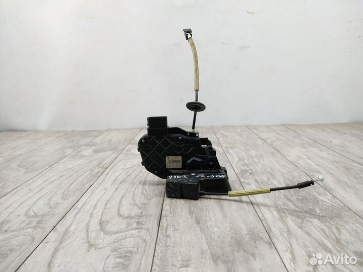 Замок двери задней левой Range Rover Sport