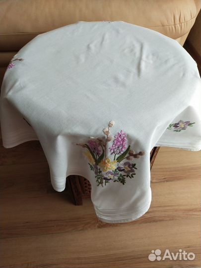 Скатерть ручная вышивка фиалки Германия