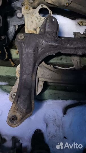 Подрамник Audi 80B3