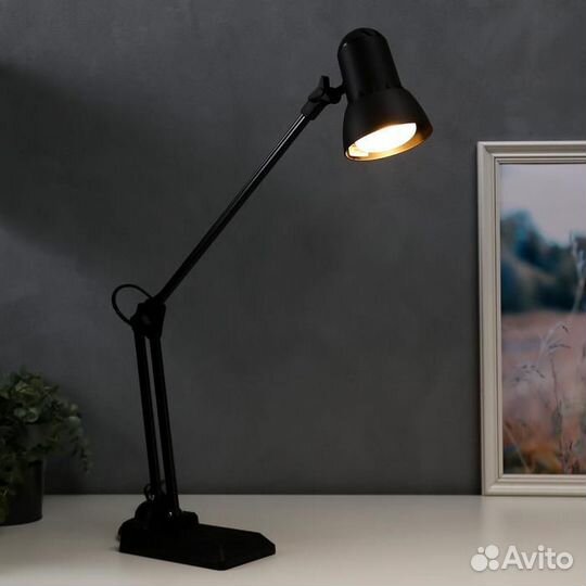 Светильник настольный на подставке ' Надежда+ ' Че