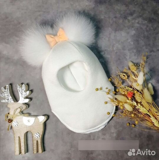 Шлем зимний с помпонами