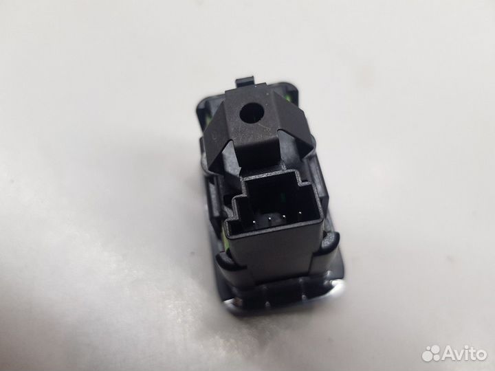 Кнопка стеклоподъемника (Mercedes-Benz CLA-class)