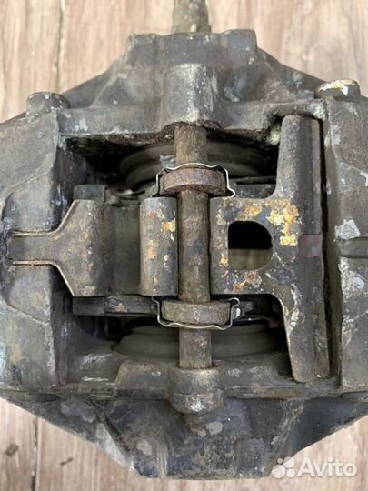 Тормозной суппорт задний правый Mercedes S-Class