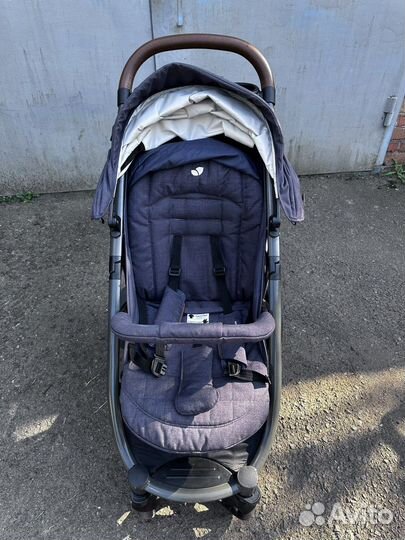 Коляска прогулочная Joie Signature