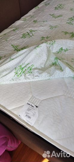 Кровать двухспальная с матрасом бу