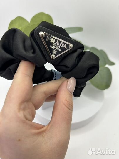 Резинка для волос Prada