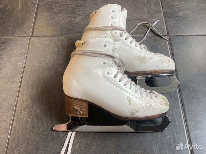 Фигурные коньки risport 245