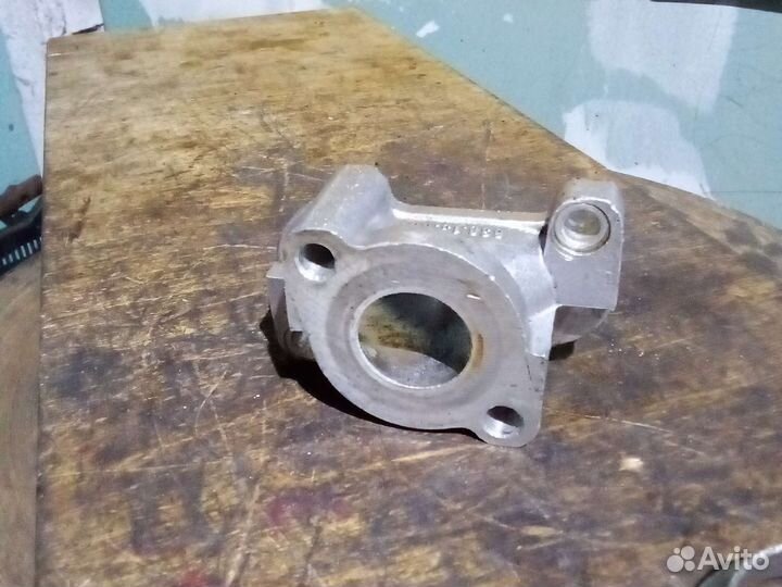 Впускной коллектор+ крепление карбюратора Ява 638