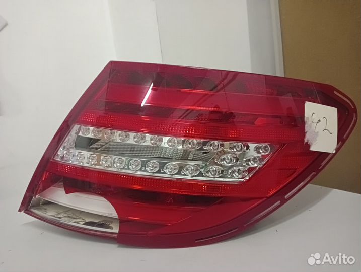 Фонарь правый Mercedes Benz W204 2007- A2049060503