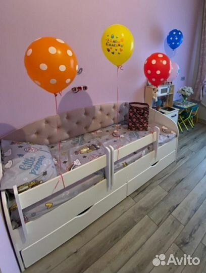 Детская кровать с мягкой спинкой