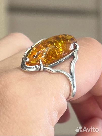Необычное кольцо с янтарем 18