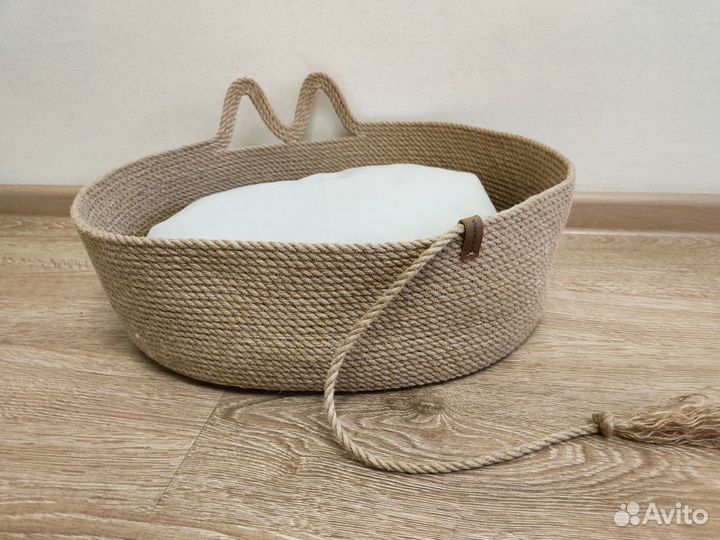 Лежанка для котов и собак. Новая