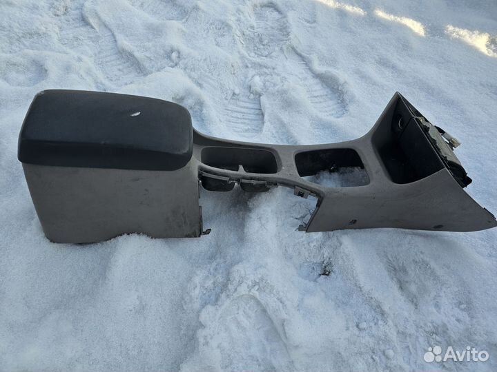 Подлокотник toyota caldina AT211, 7AFE