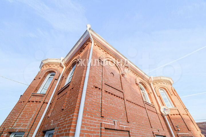 Коттедж 209,3 м² на участке 9,2 сот.