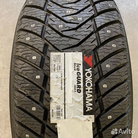 Yokohama IceGuard Stud IG65 215/55 R16 T