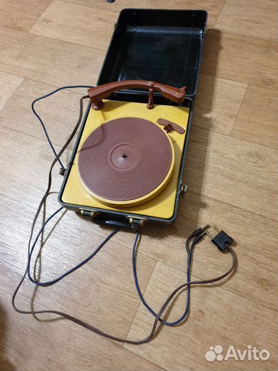 Эльфа СССР электропроигрыватель