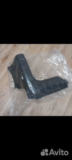 Брызговик на авто