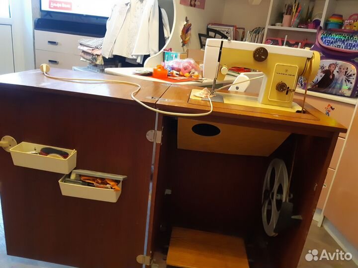 Швейная машина Чайка 132м