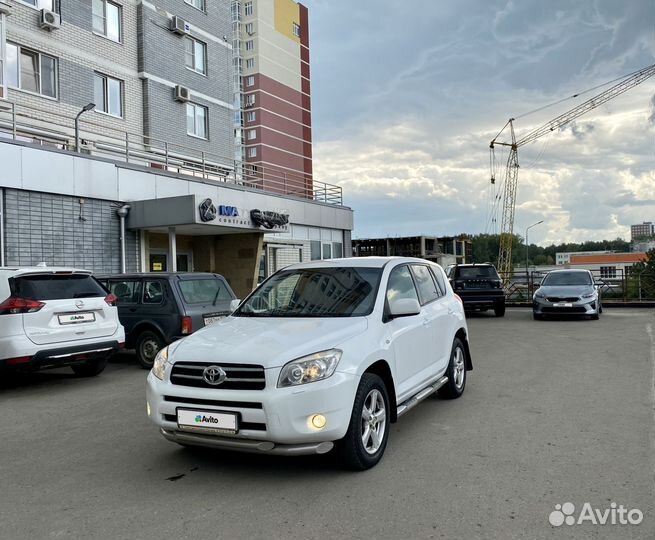 Toyota RAV4 2.0 AT, 2006, 136 394 км