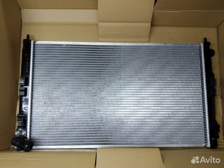 Радиатор охлаждения Hyundai i30